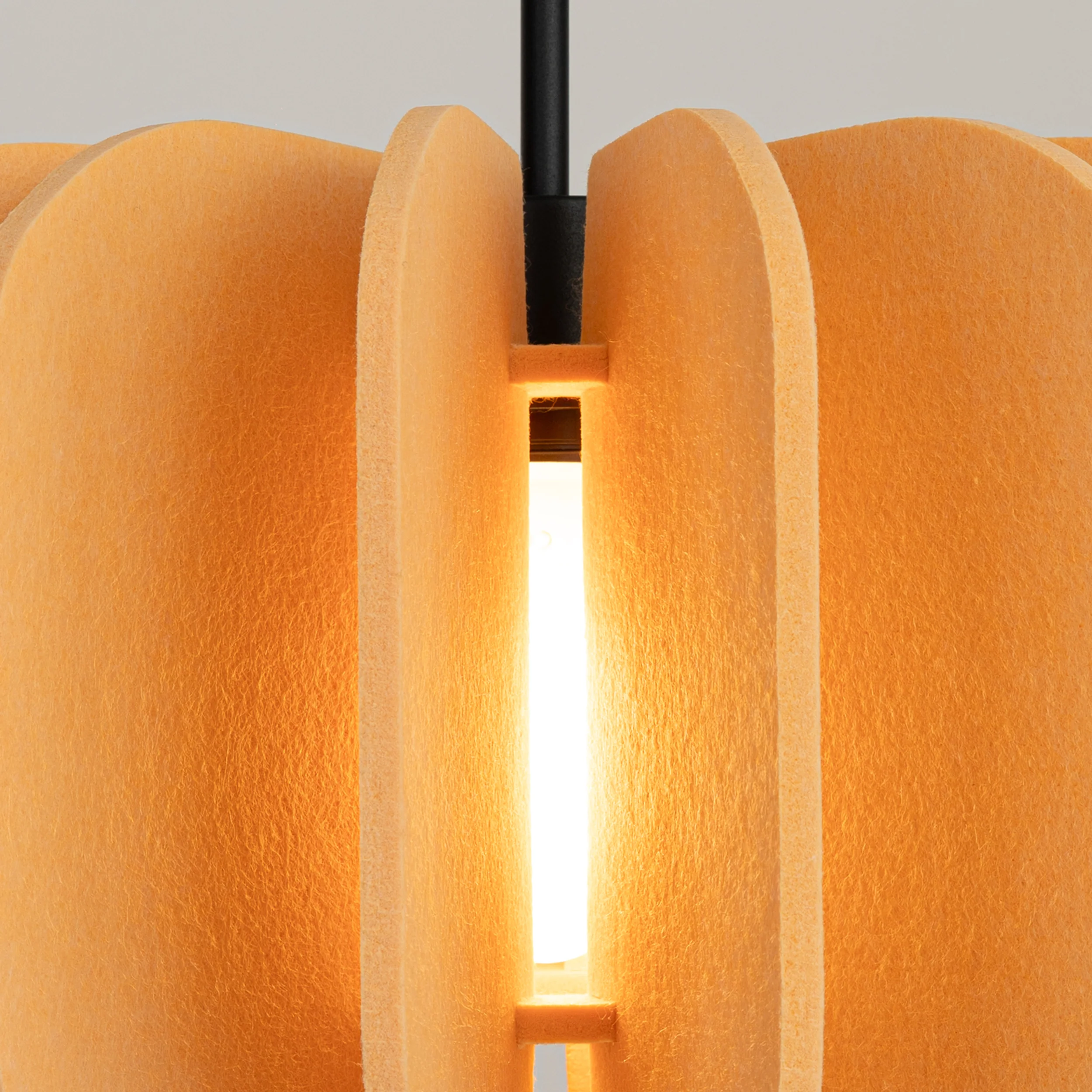Lampa wisząca z filcu Mula 45 cm żółta - Image 9