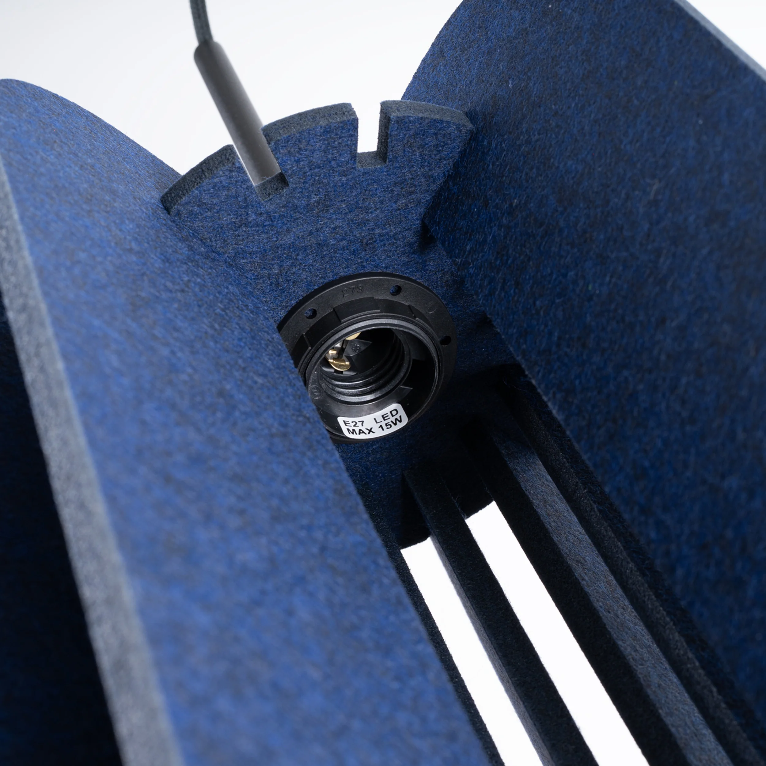 Lampa wisząca z filcu Mula 27 cm granatowa - Image 11