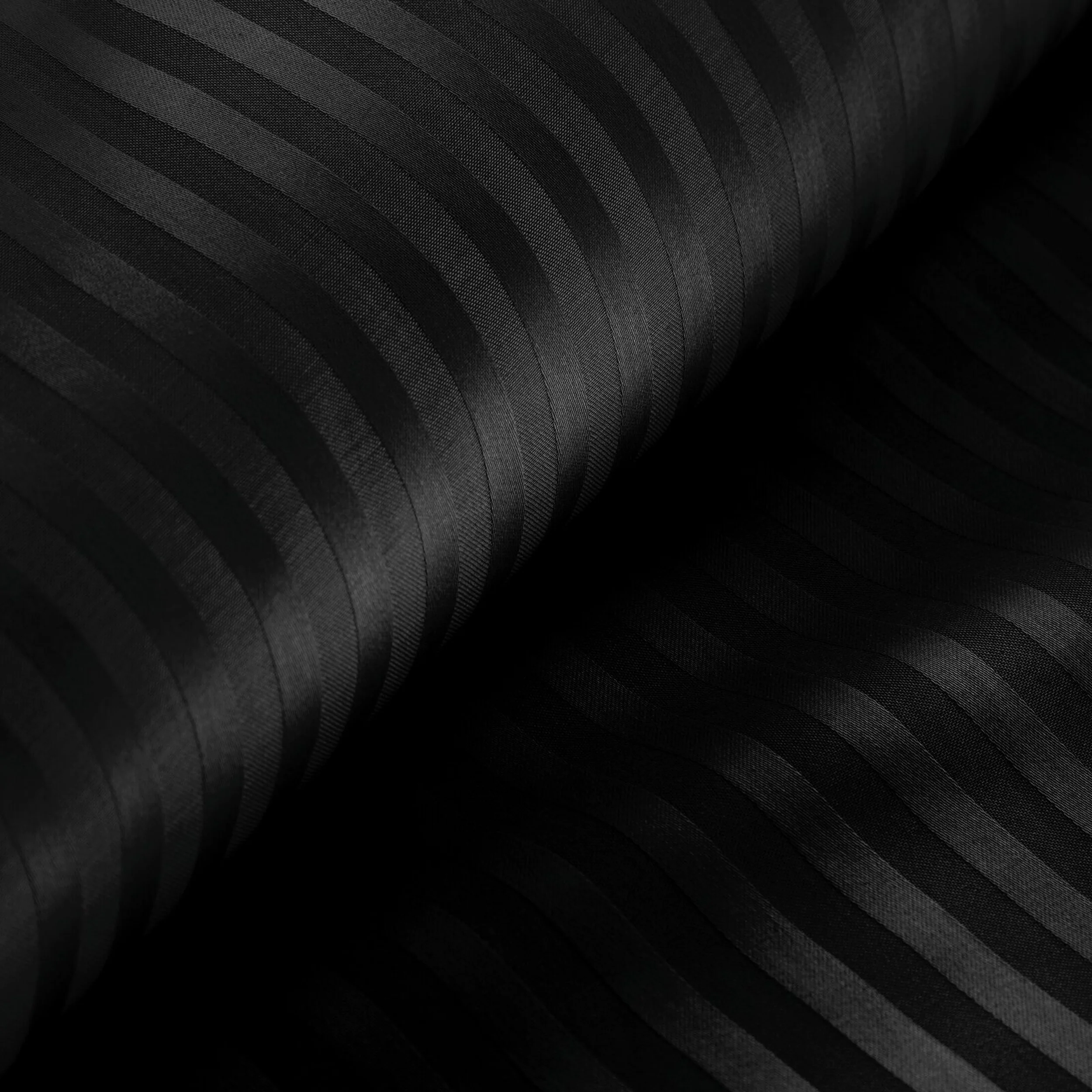Komplet pościeli satynowej Vera 140x200 cm z poszewką na poduszkę 70x80 cm czarny - Image 2
