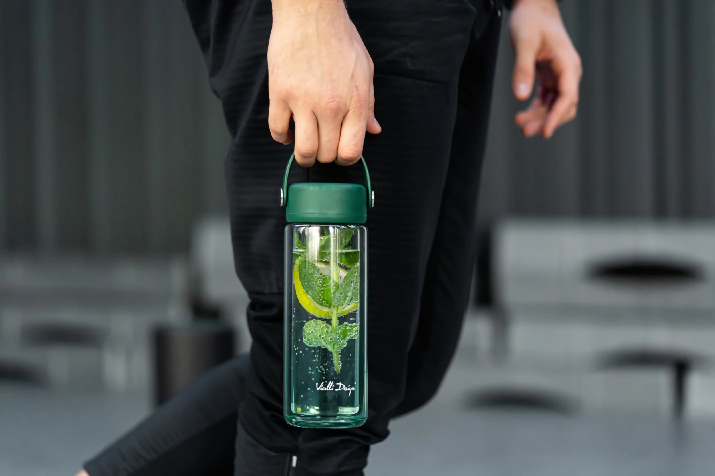 Butelka z zaparzaczem Fuori 350 ml zielona - Image 4