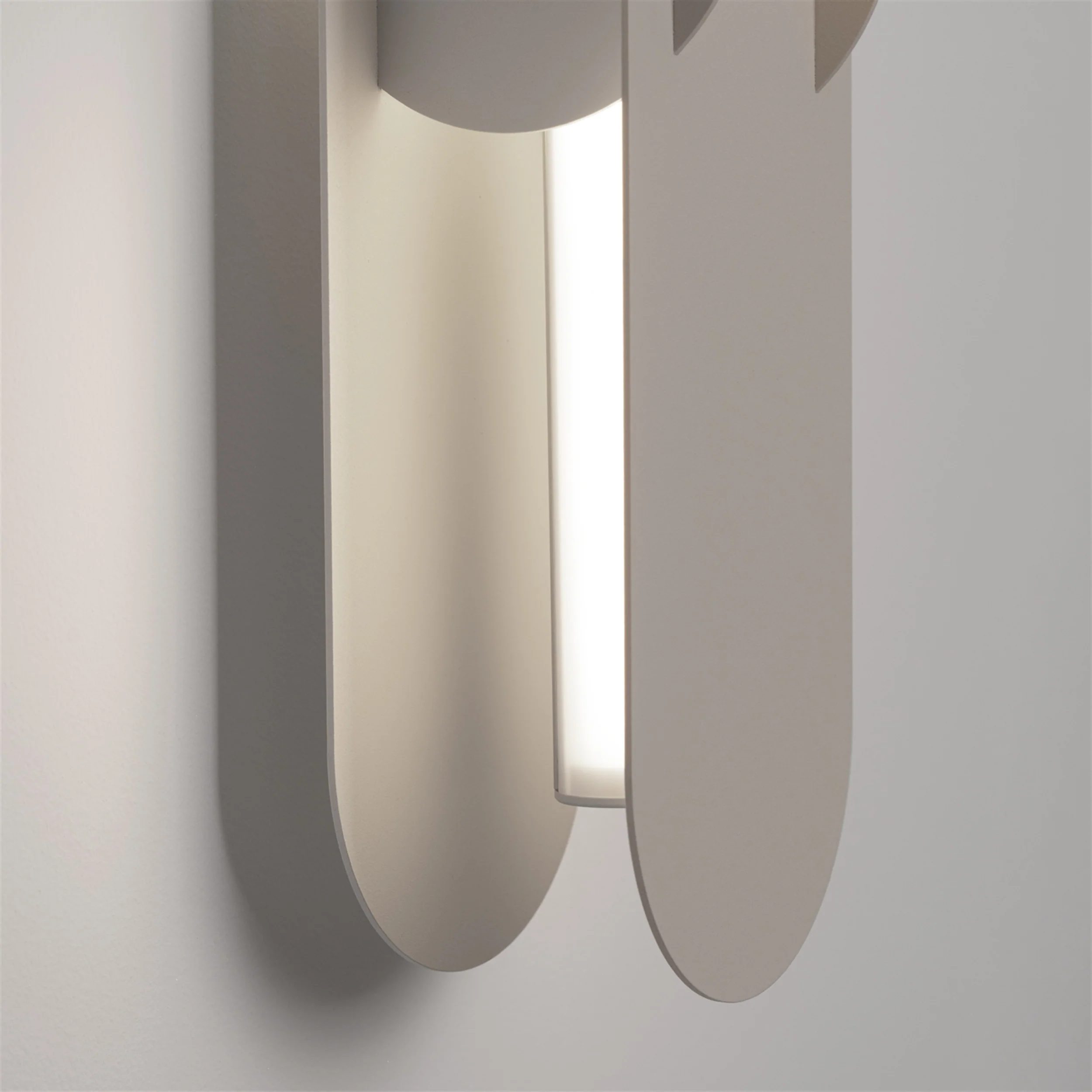 Kinkiet Chain 91 cm LED beżowy - Image 4