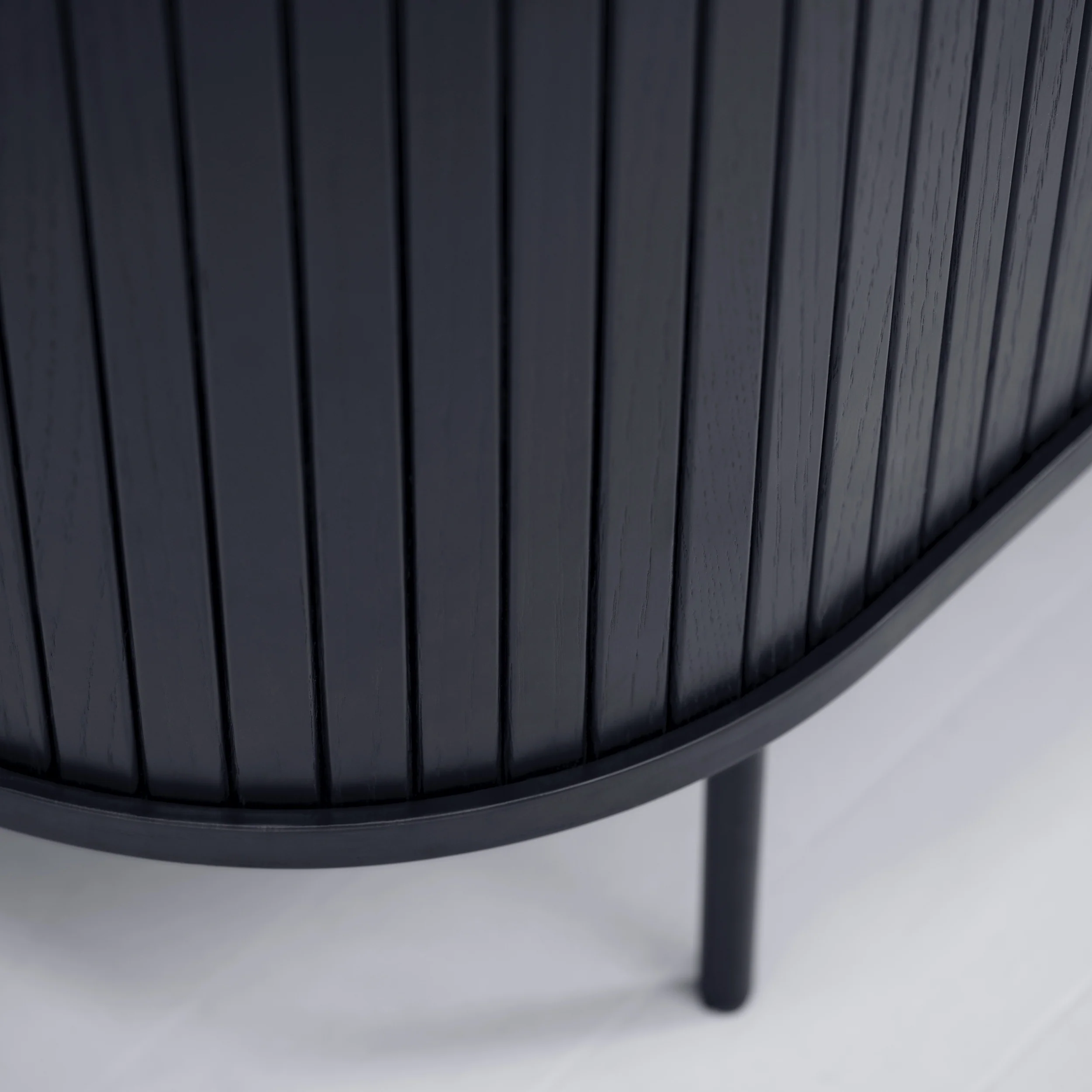 Komoda Gativel 140x76 cm lamele dąb czarny - Image 7