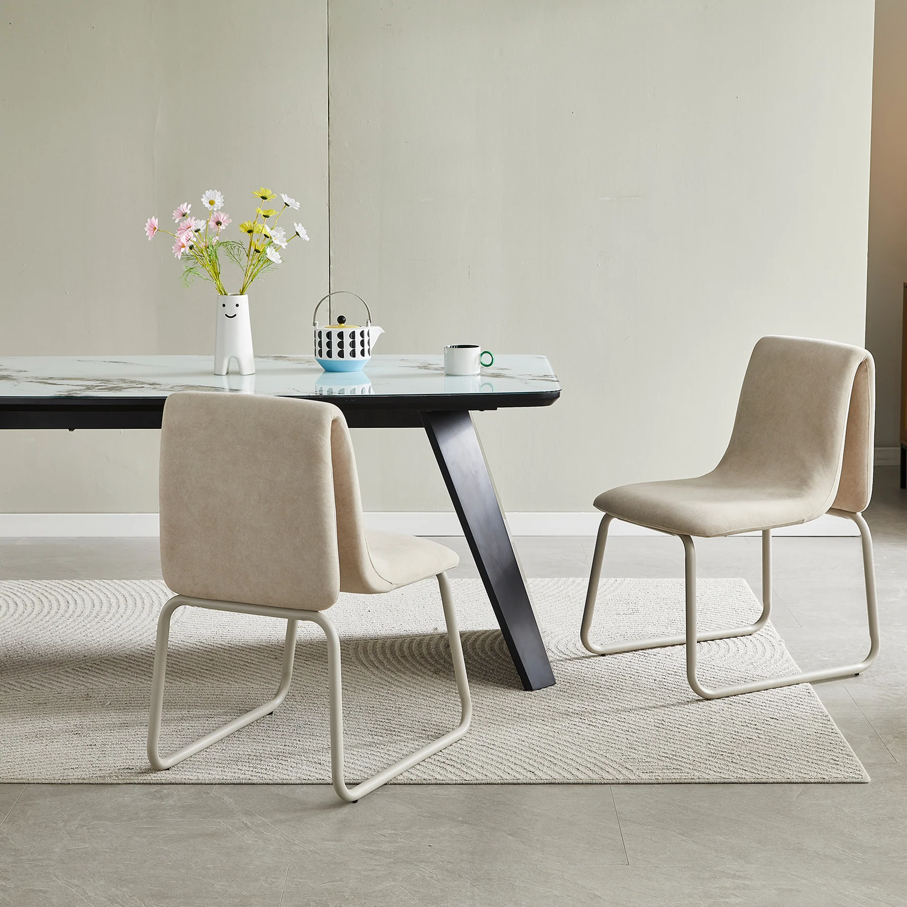 Krzesło tapicerowane Reestify w tkaninie łatwoczyszczącej beżowy welur - Image 2