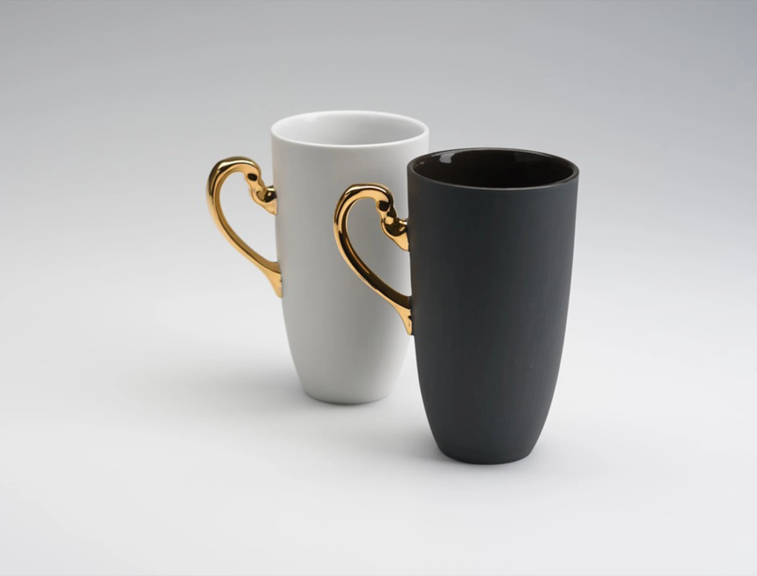 Kubek porcelanowy Nectar 450 ml czarno-złoty - Image 7