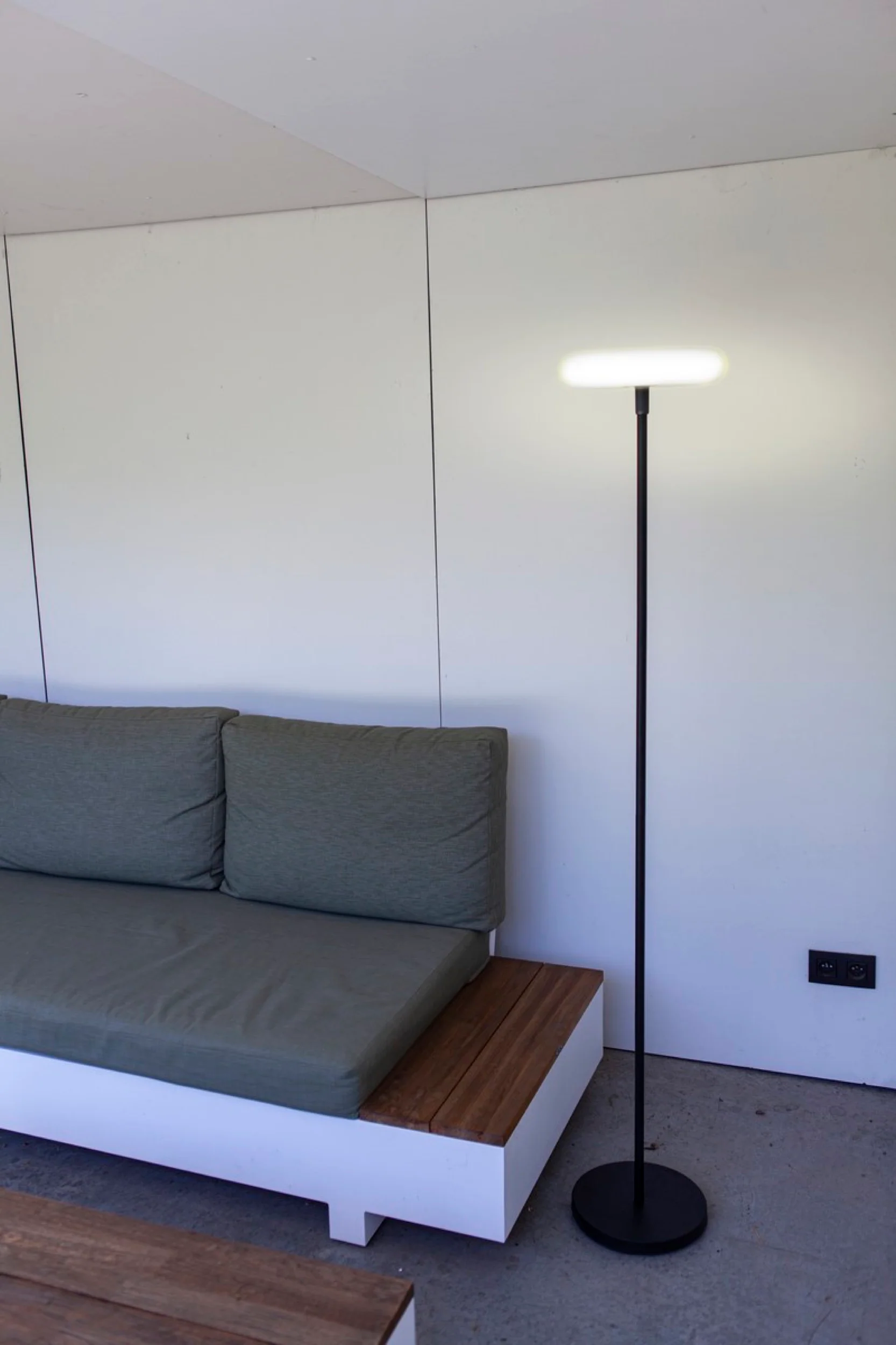 Lampa ogrodowa Pops LED solarna 173 cm czarna - Image 4