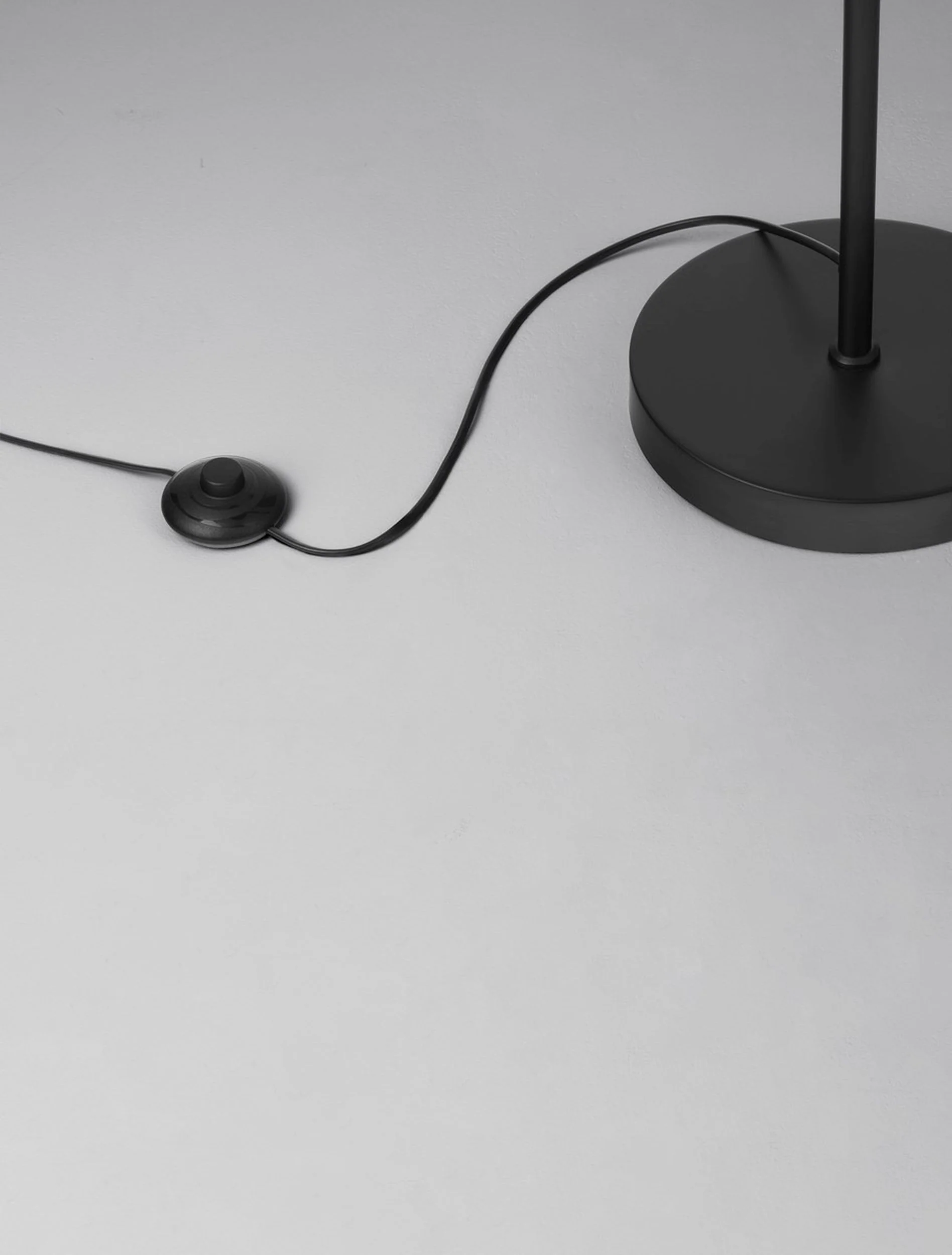 Lampa podłogowa Digilly czarno-brązowa - Image 7