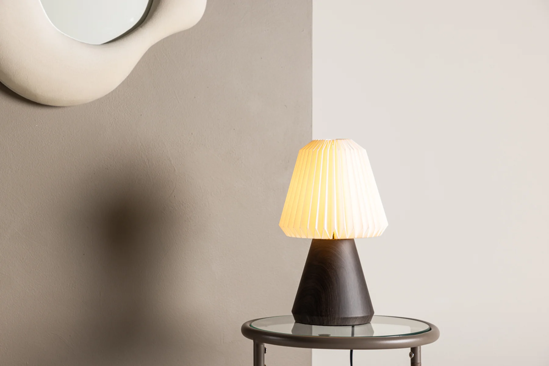 Lampa stołowa Fjallen 33 cm biała/orzech - Image 3