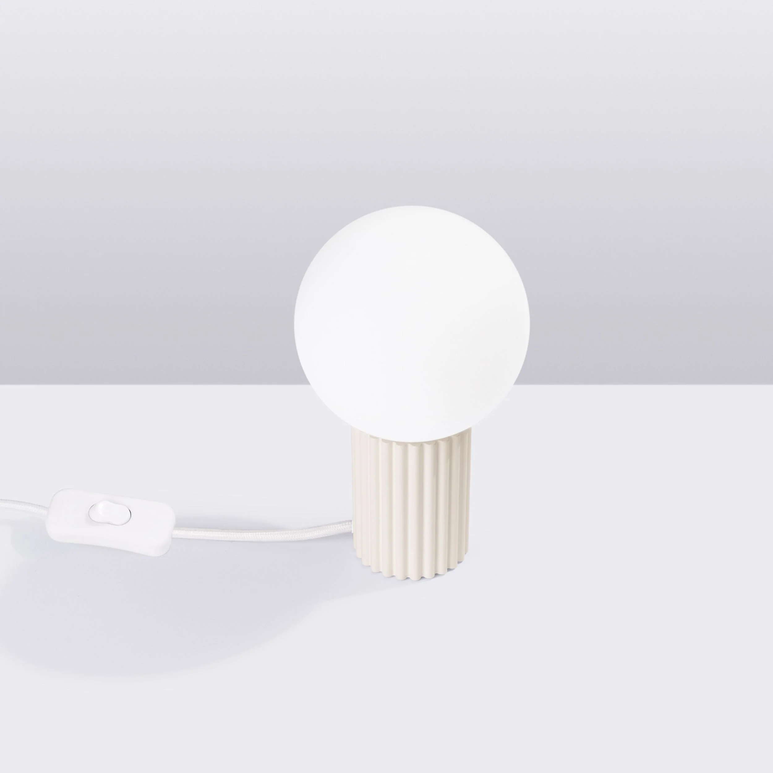 Lampa stołowa Halo beżowa - Image 3