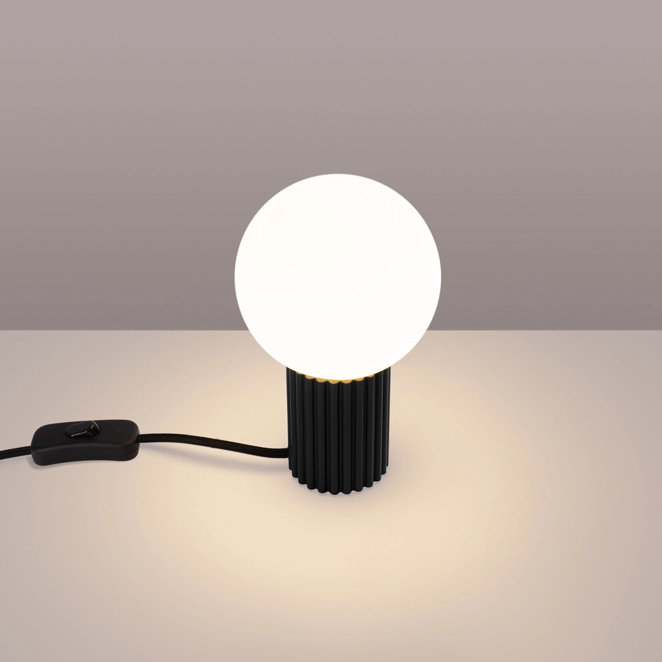 Lampa stołowa Halo czarna - Image 4