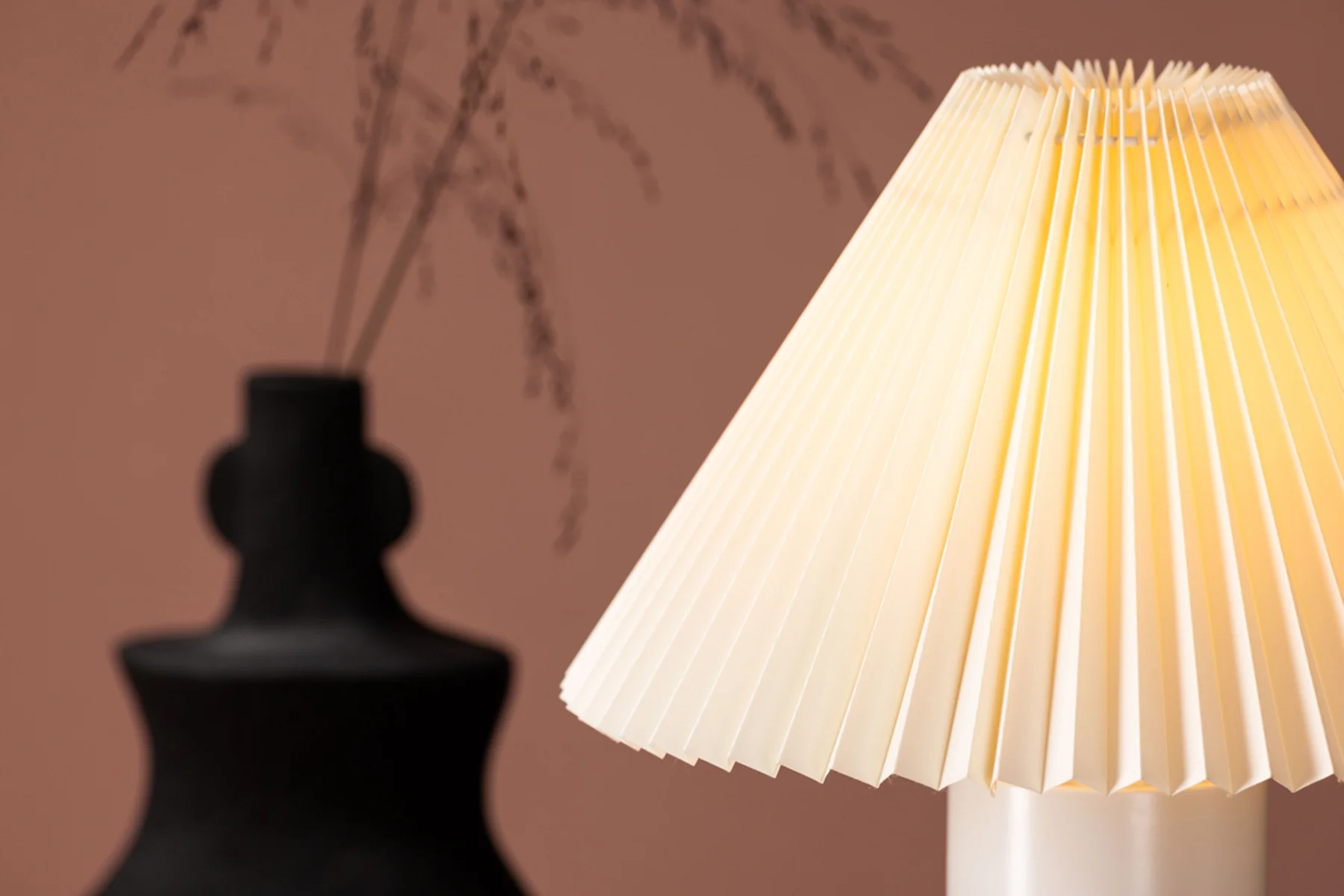 Lampa stołowa Largin 45 cm kremowa - Image 3