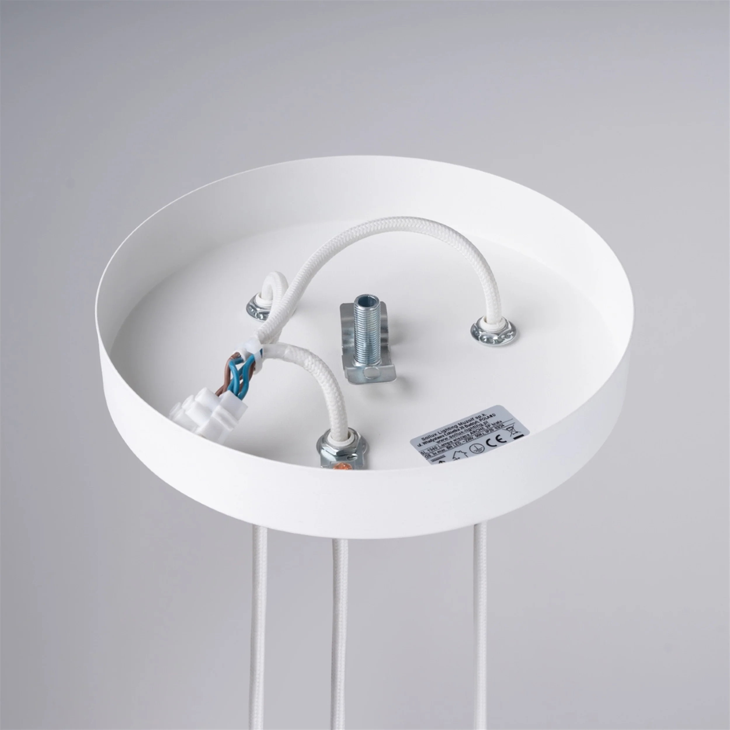 Lampa wisząca Arche x3 biała na okrągłej podsufitce - Image 4