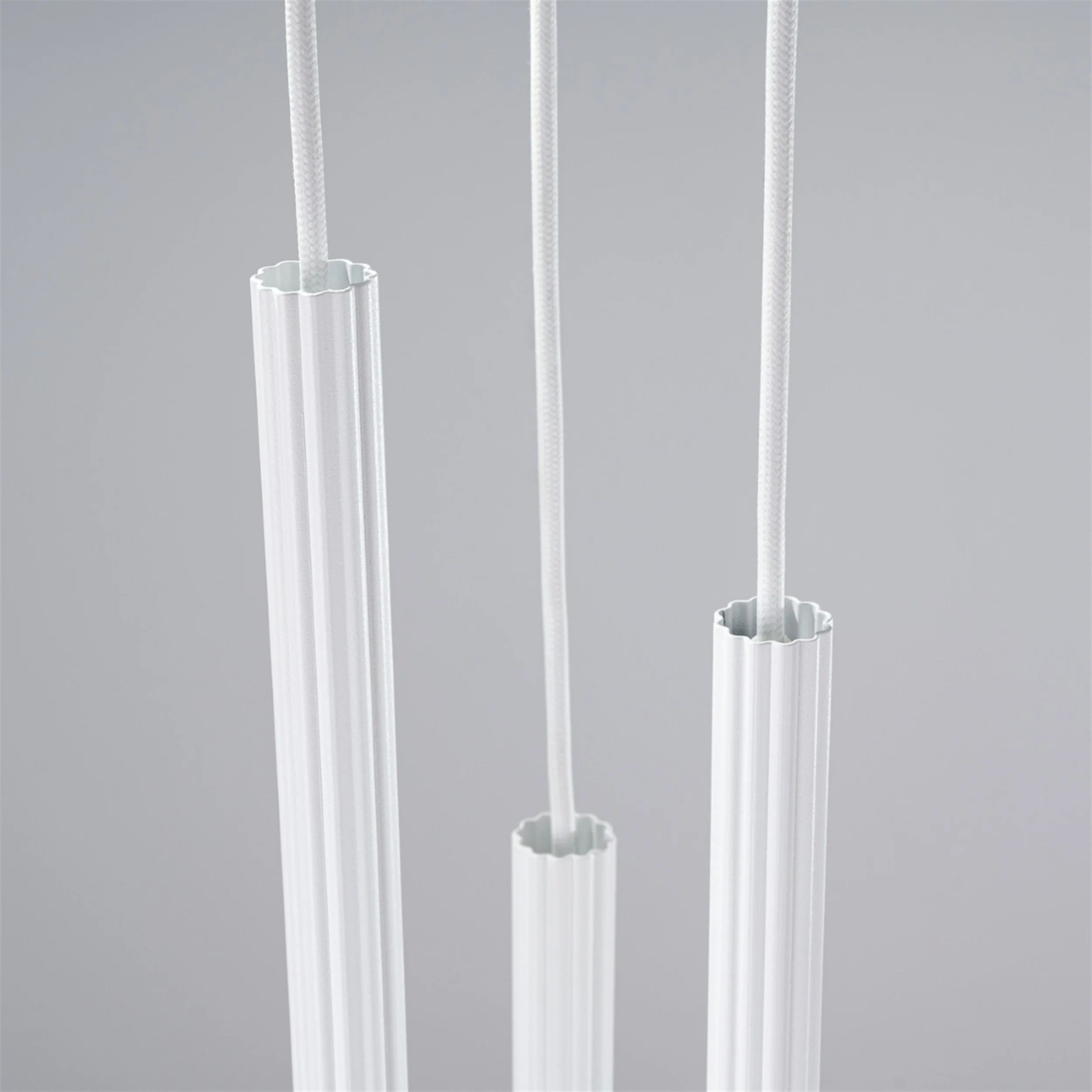 Lampa wisząca Arche x3 biała na okrągłej podsufitce - Image 6
