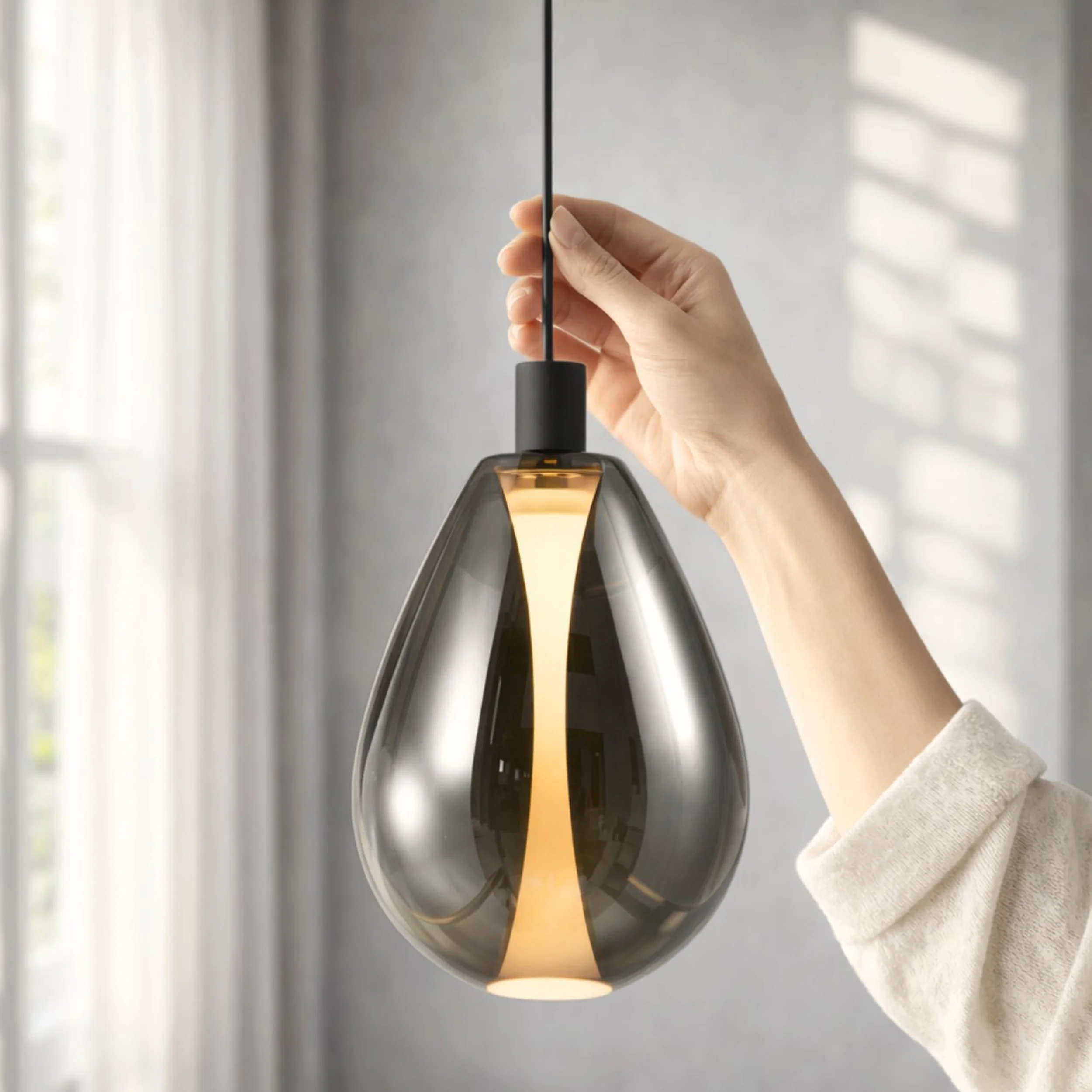 Lampa wisząca Denso 20 czarna G9 5W z dymionym kloszem - Image 2