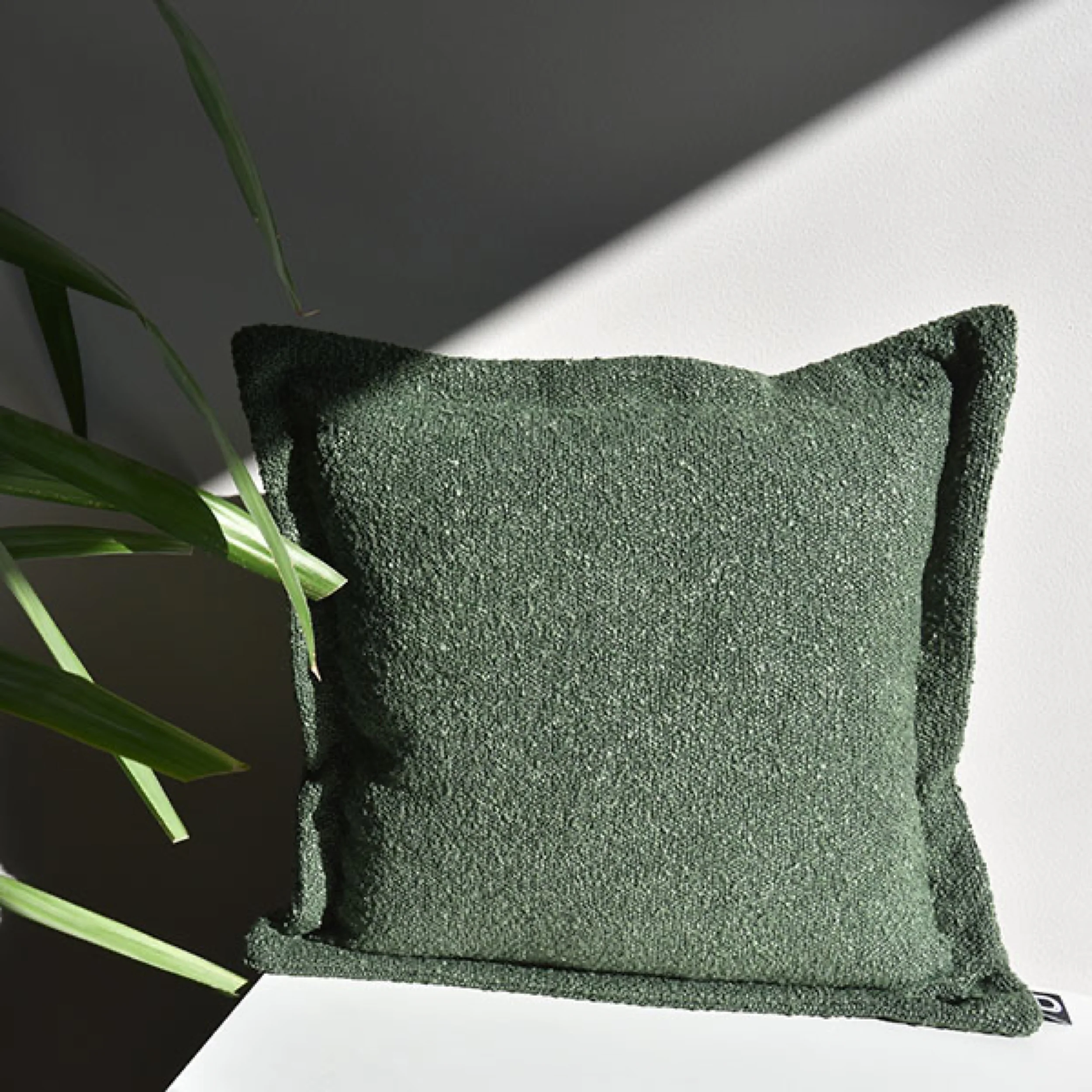 Poszewka Boucle z dekoracyjnym rantem 40x40 cm zielona - Image 2