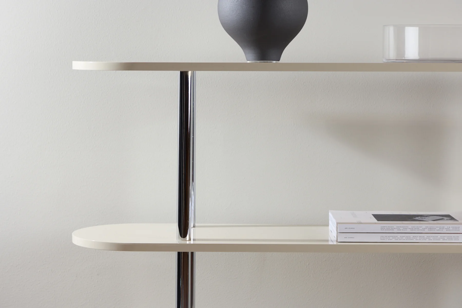 Regał Talren 120 cm z czterema półkami kremowy z chromowaną ramą - Image 3