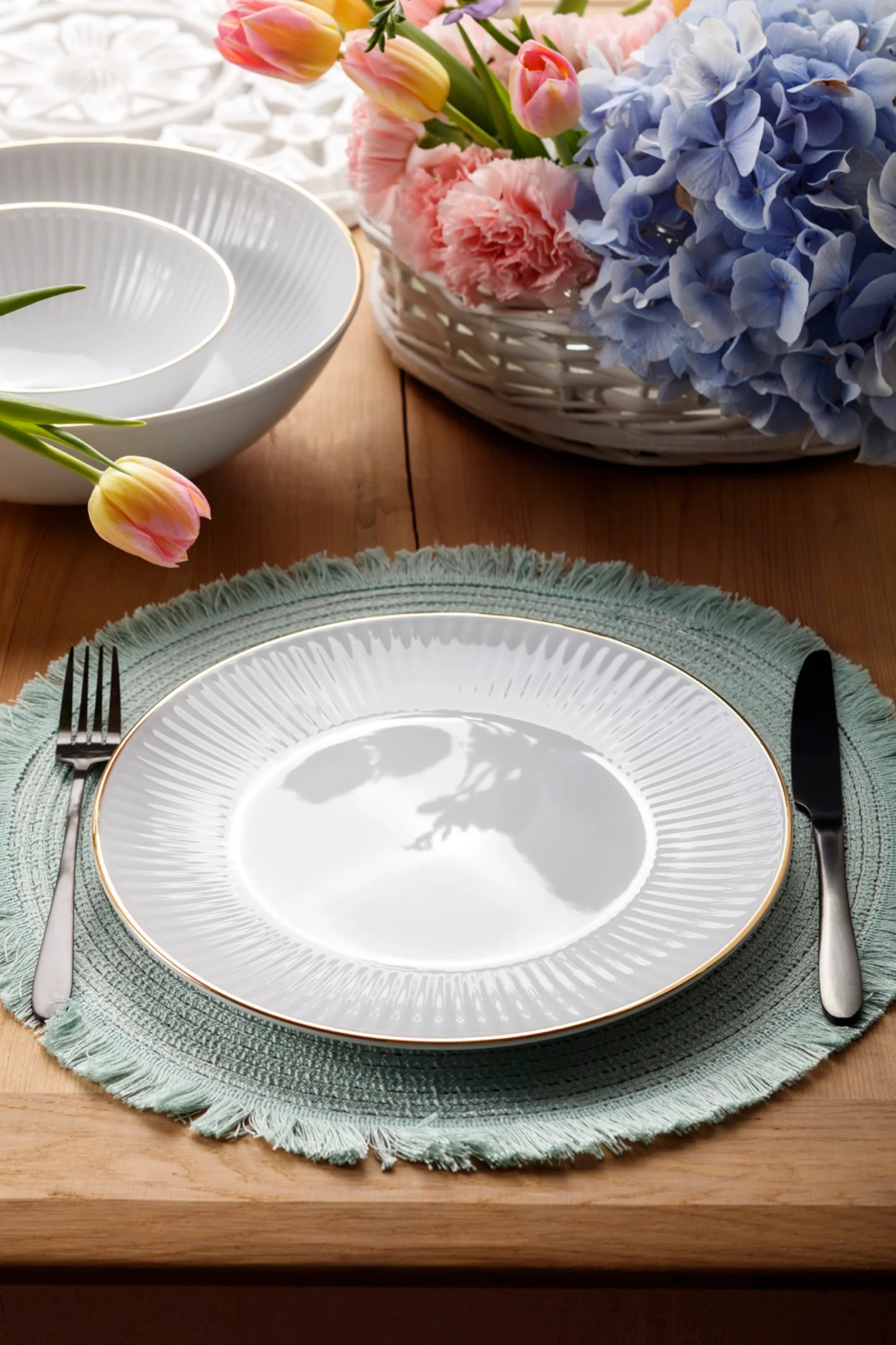 Serwis obiadowy porcelanowy dla 12 os. Dalia biało-złoty - Image 9