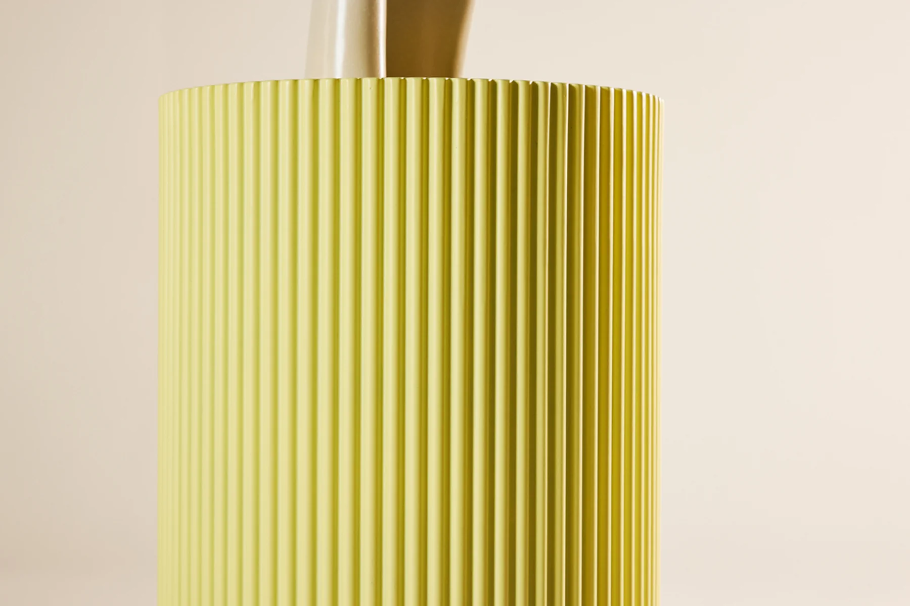 Stolik boczny Lenox okrągły 31 cm żółty - Image 4