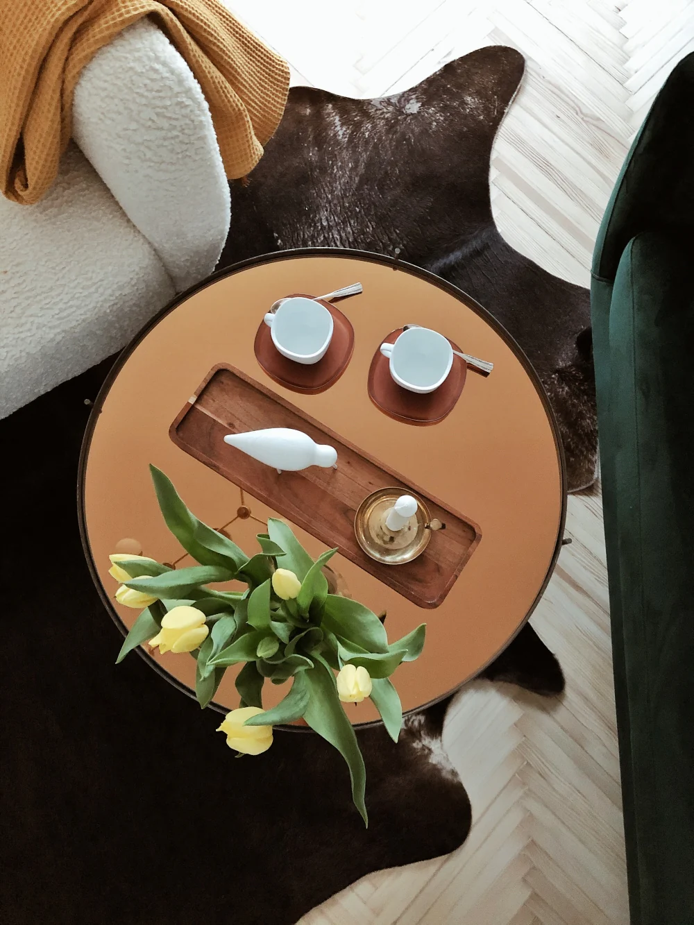 Stolik kawowy okrągły Marcolino o średnicy 70 cm złoty - Image 6