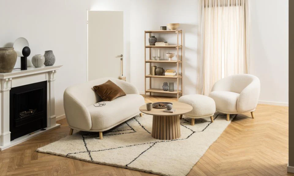Stolik kawowy Rathiang okrągły w kolorze dębu z lamelową podstawą 80 cm - Image 8