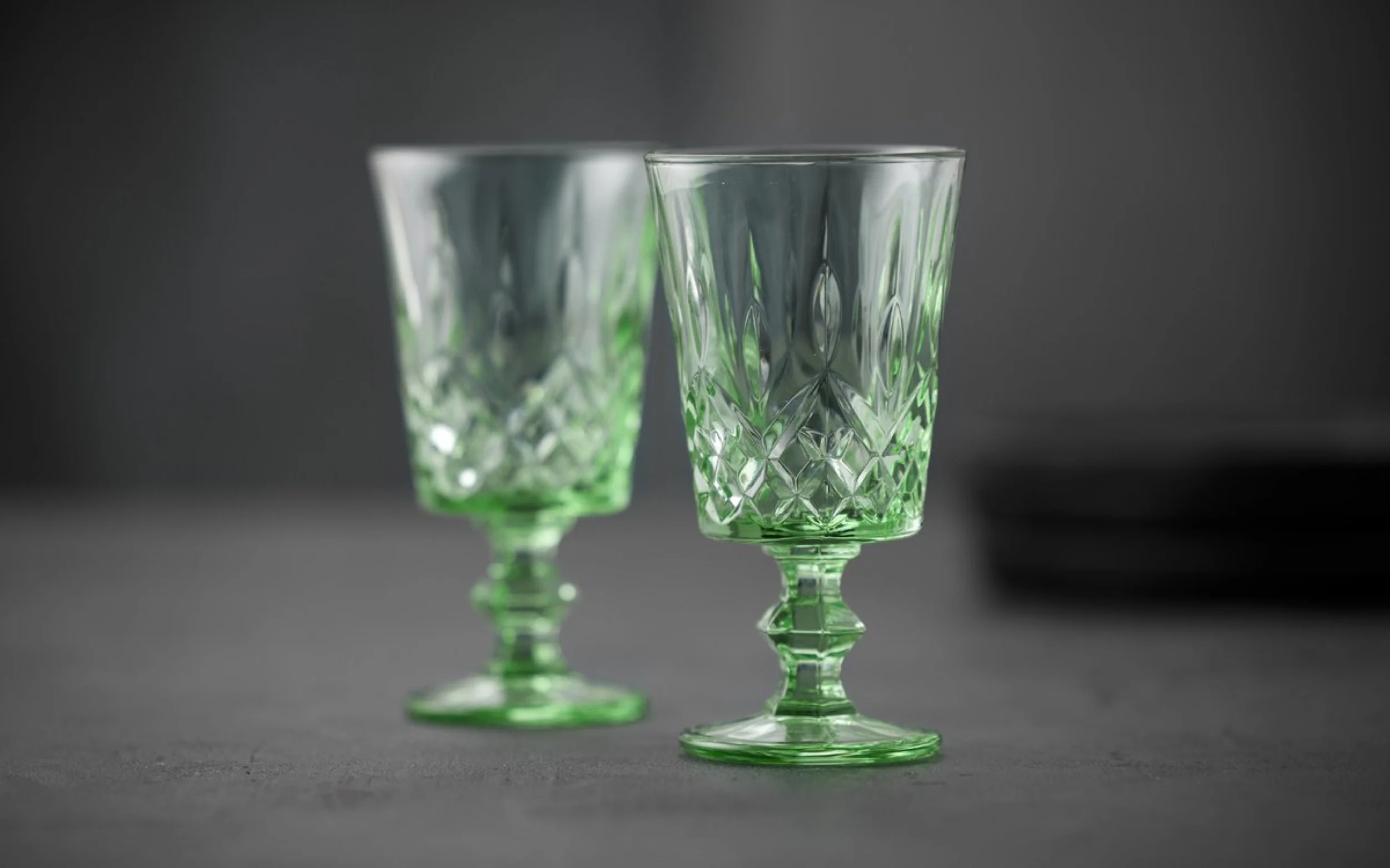 Zestaw 4 kieliszków do wina Sorrento 290 ml zielone - Image 2