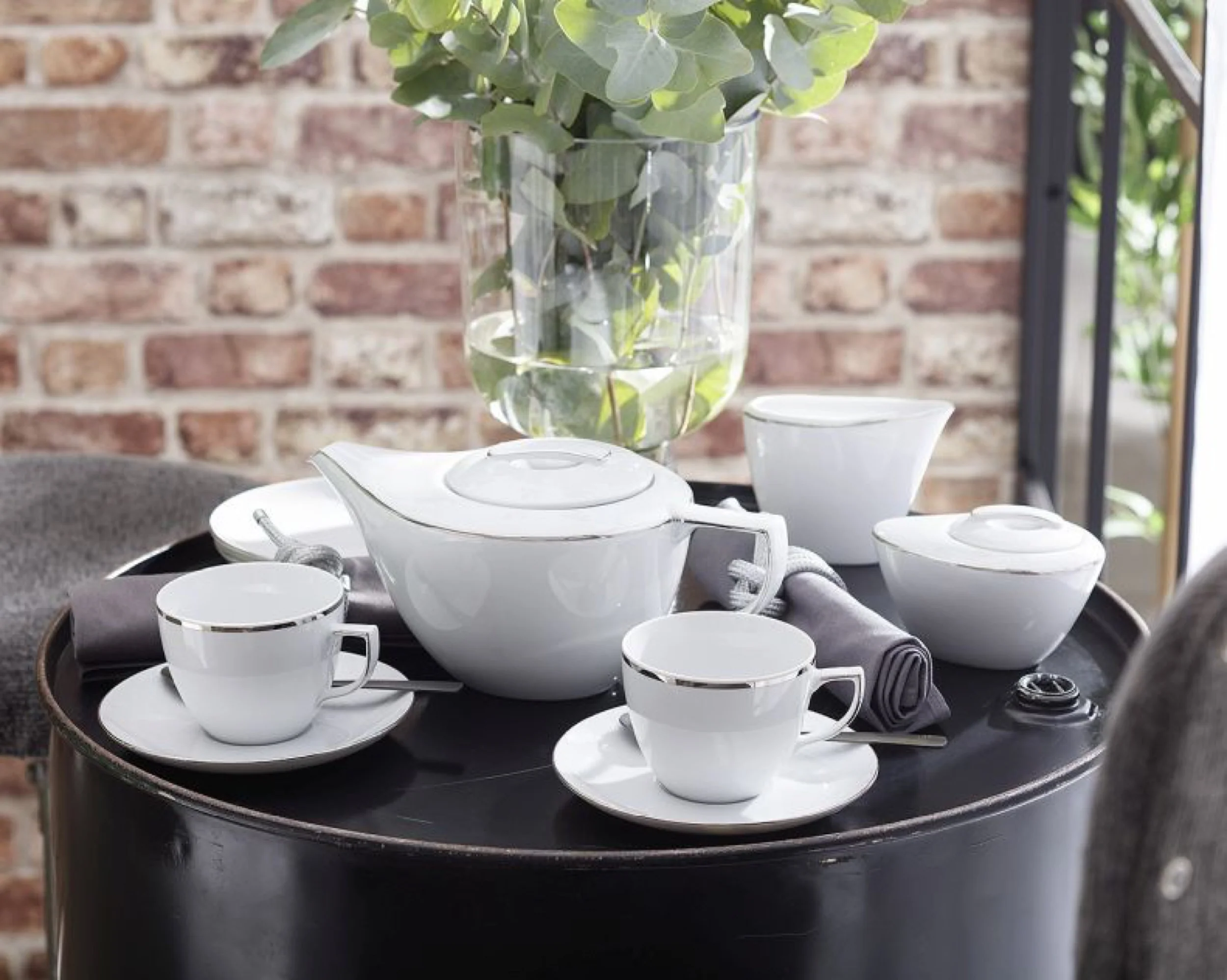 Zestaw 6 filiżanek porcelanowych City biało-srebrne - Image 2