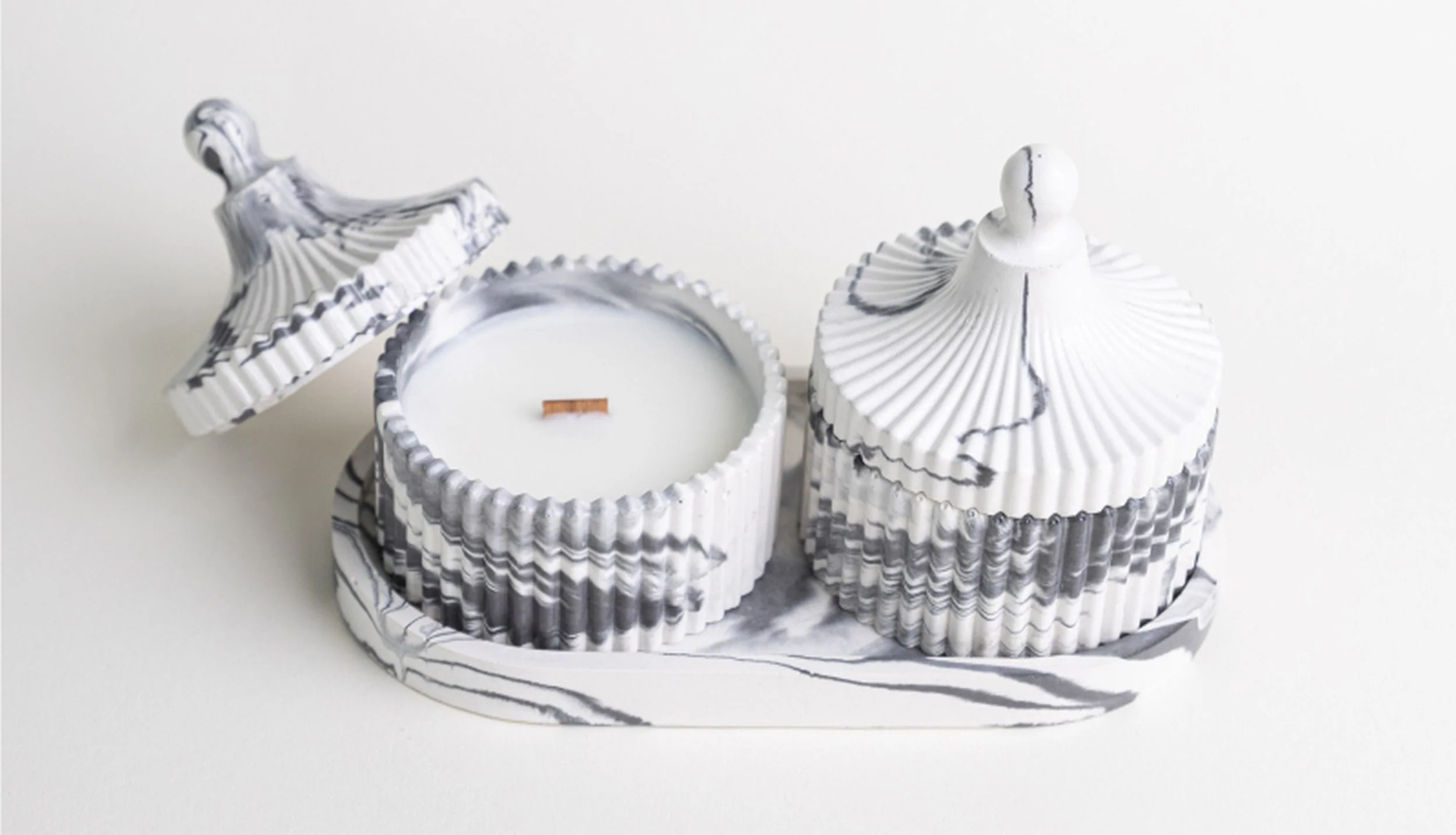 Zestaw 2 świec sojowych Grace Wood & Sea Salt marmurowy gips - Image 4