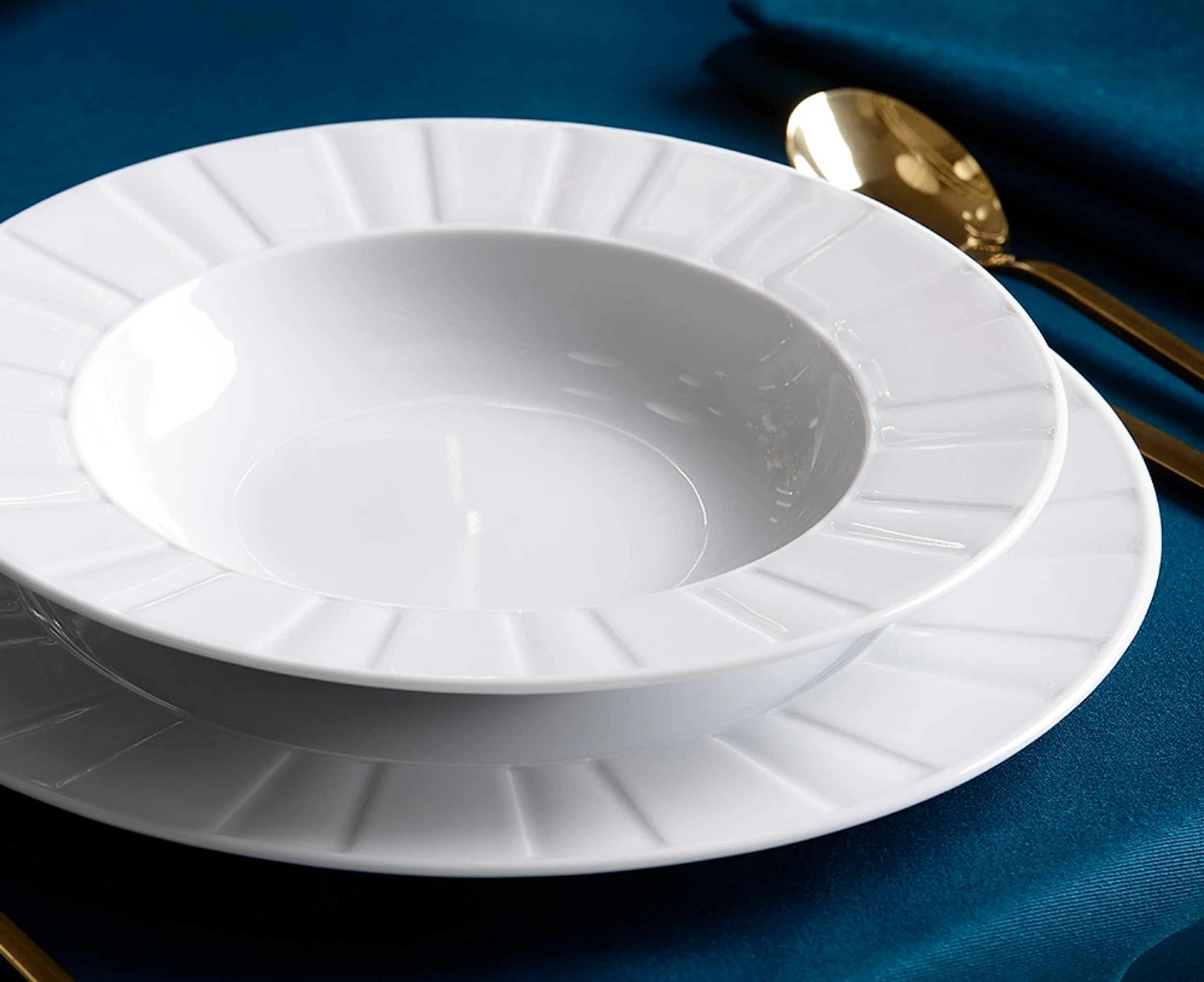 Zestaw talerzy porcelanowych dla 6 os. Oktawa biały - Image 7